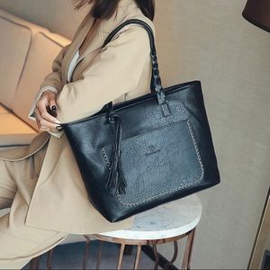 Black Shoulder Tote Bag With Tassels